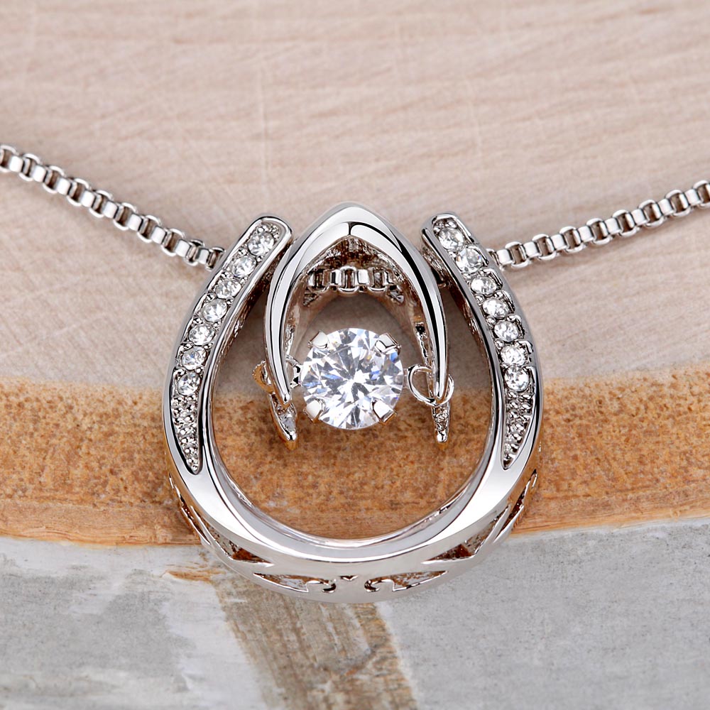 To My Braveheart Niece - From Aunt to Niece Lucky In Love Necklace